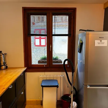 Lägenhet Lovely 2 Bed In With Garden